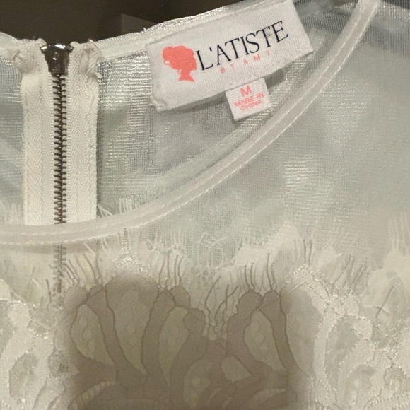 You’re cute white lacy romper - Picture 2 of 3